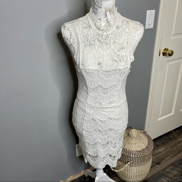 FREE PEOPLE ‘INTIMATELY’ White LACE Open Back DRESS Size XS - Picture 1 of 5